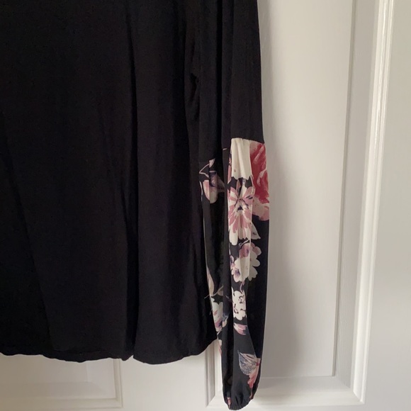 Maurices v-neck blouse - Picture 3 of 3